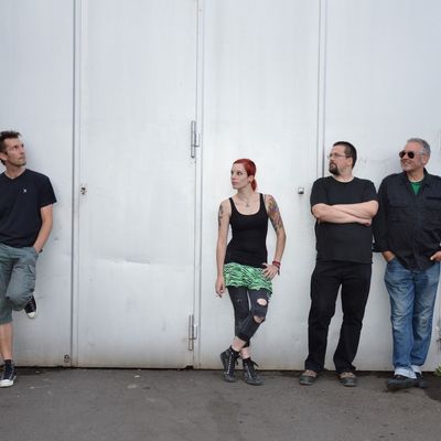 BANDFOTOS AUSSERHALB DER BASTIILE REUTLINGEN 2013