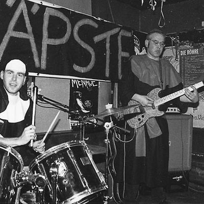 SUMPFPÄPSTE GIG IN DER "KAISERHALLE", REUTLINGEN 2. 11. 2002