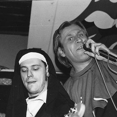 SUMPFPÄPSTE GIG IN DER "KAISERHALLE", REUTLINGEN 2. 11. 2002