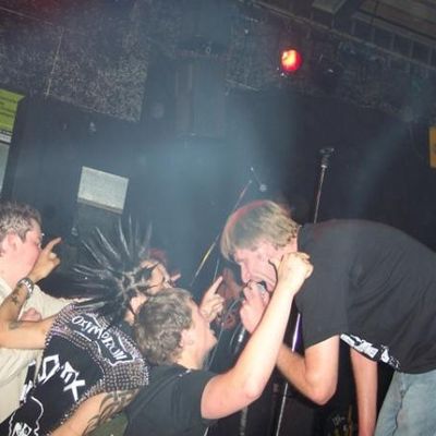 SUMPFPÄPSTE IN DER ZELLE, REUTLINGEN 18. 6. 2005